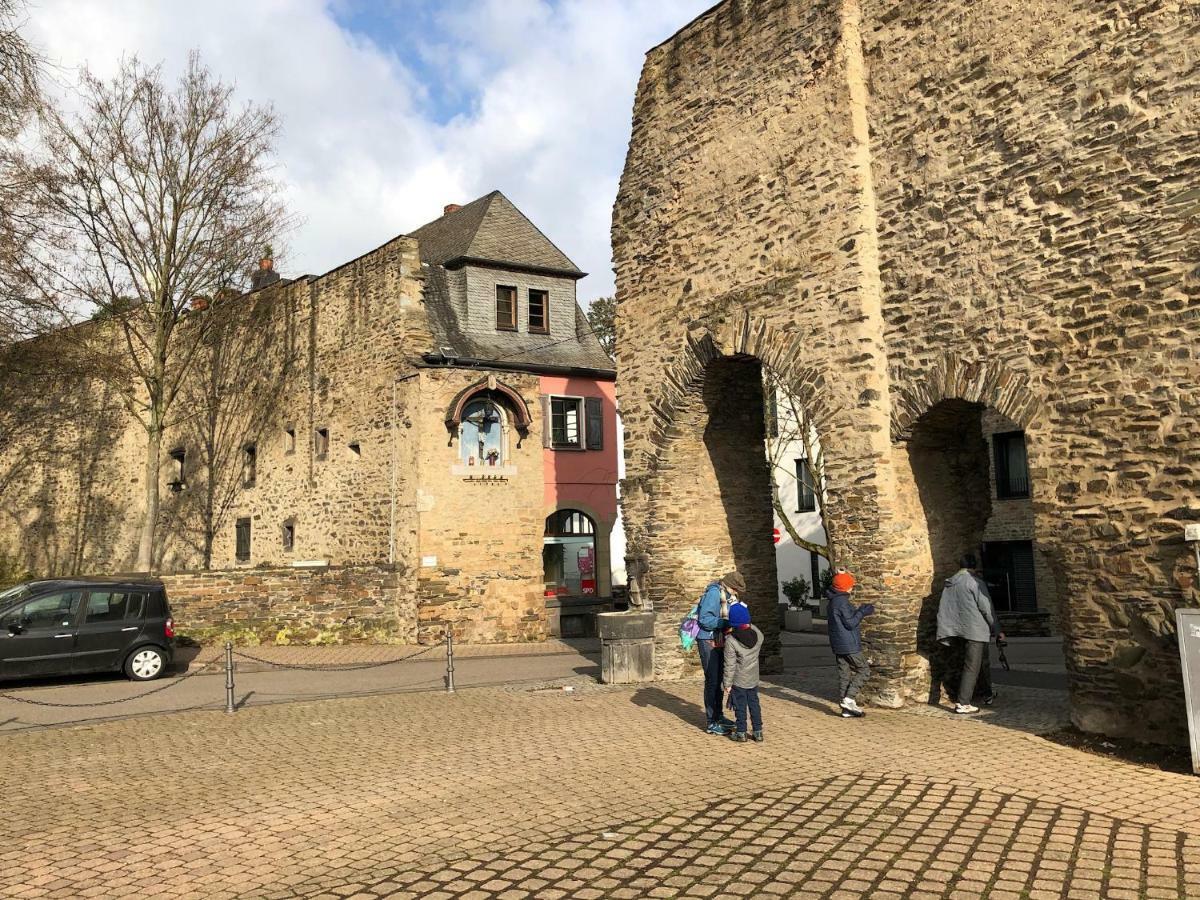 Ferienwohnung "Am Ochsentor" Andernach Esterno foto