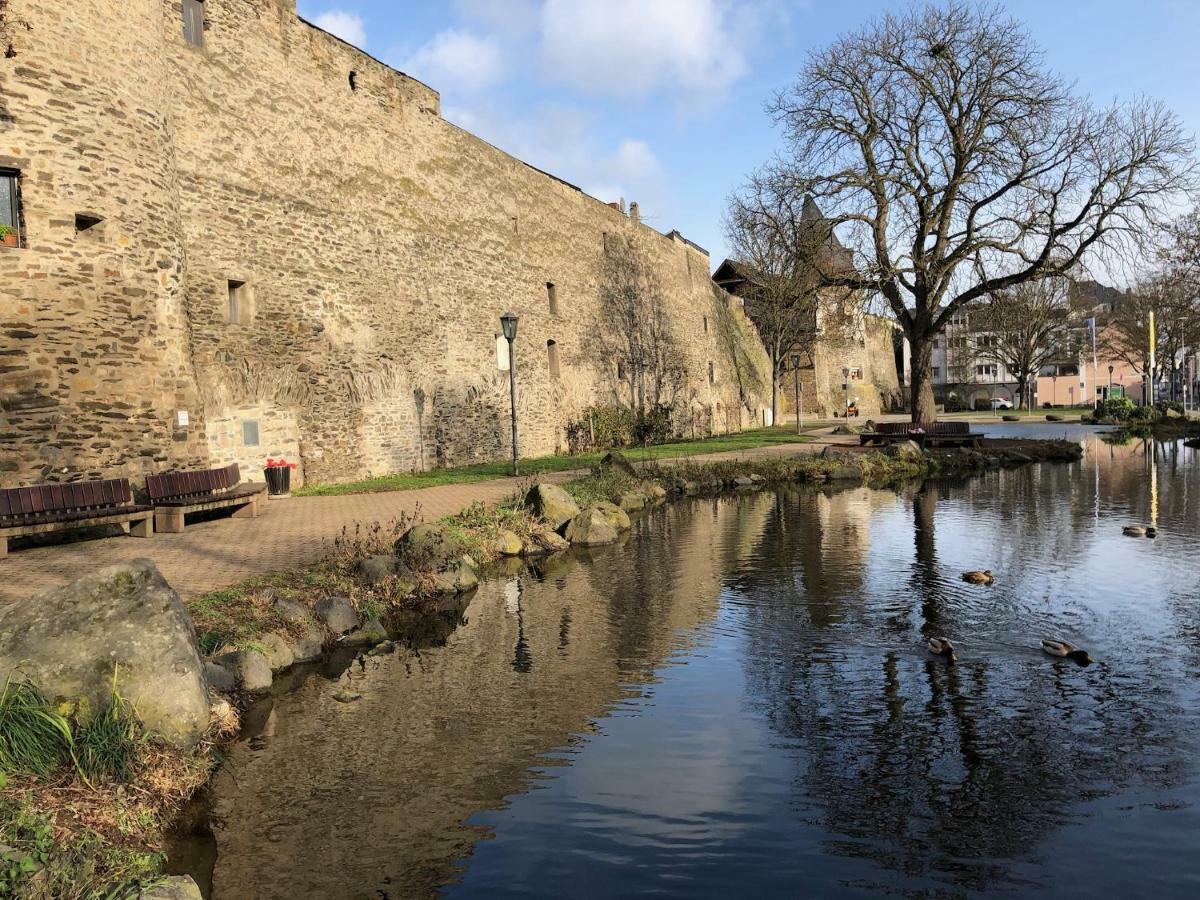 Ferienwohnung "Am Ochsentor" Andernach Esterno foto