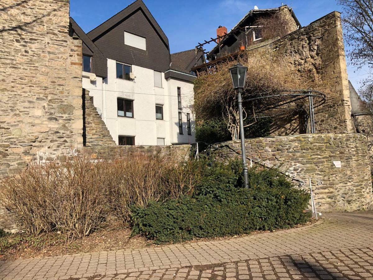 Ferienwohnung "Am Ochsentor" Andernach Esterno foto